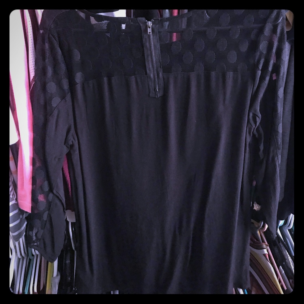 3/4 Length mesh sleeves top. Forever 21 size M